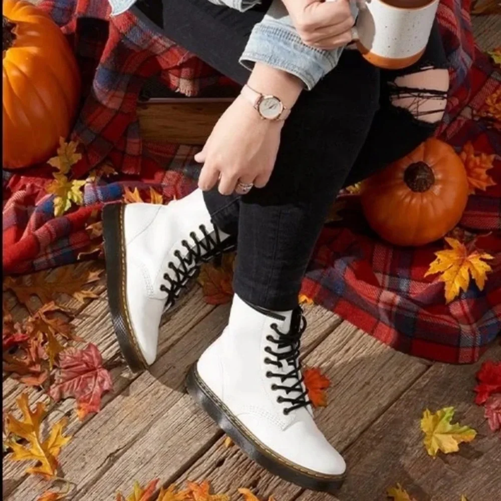 NEW Dr. Martens Zavala Eyelet White Patent Boots 8 - Picture 7 of 8